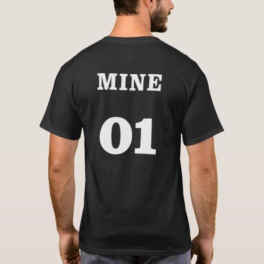 MINE 01. MINE 02. T-SHIRT (Achterkant)