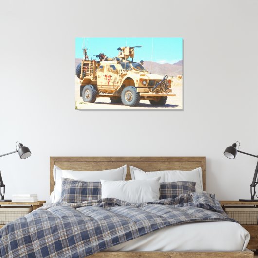 MINE-RESISTENT AMBUSH BESCHERMD VOERTUIG 24x36 Canvas Afdruk (Insitu (Slaapkamer))
