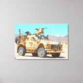 MINE-RESISTENT AMBUSH BESCHERMD VOERTUIG 24x36 Canvas Afdruk (Voorkant)