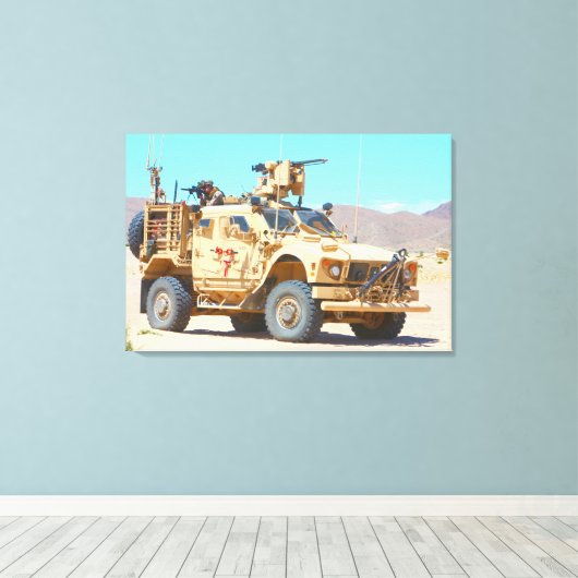 MINE-RESISTENT AMBUSH BESCHERMD VOERTUIG 24x36 Canvas Afdruk (Insitu (Houten vloer))