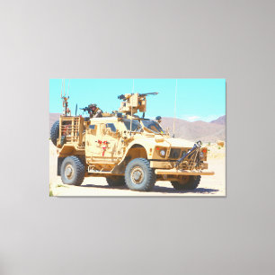 MINE-RESISTENT AMBUSH BESCHERMD VOERTUIG 32x48 Canvas Afdruk