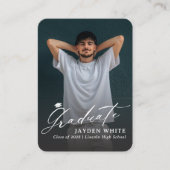 Mini Modern Brush Script Foto Afstuderen Uitnodige Informatiekaartje (Voorkant)