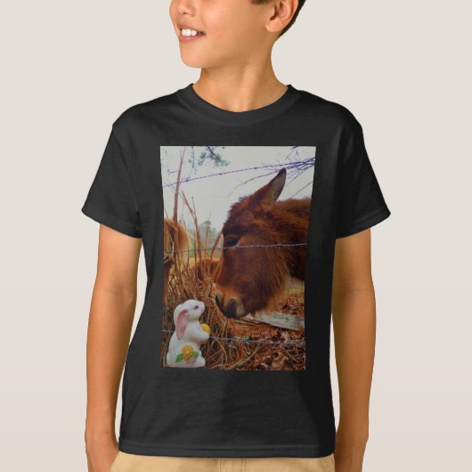 Miniature Brown horse & Easter Bunny T-shirt (Voorkant)