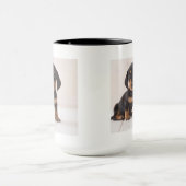 Miniature Dachshund Sitting Mok (Midden)