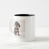 Miniature Dachshund Sitting Tweekleurige Koffiemok (Voorkant links)