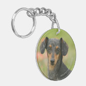 Miniatuur Dachshund Puppy met gladde haren kijkt n Sleutelhanger (Voorkant Links)