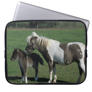 Miniatuur Mare & Foal Standing Laptop Sleeve