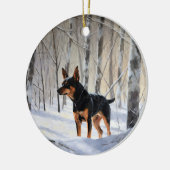 Miniatuur Pinscher Laat Het Sneeuw Kerstmis Keramisch Ornament (Links)