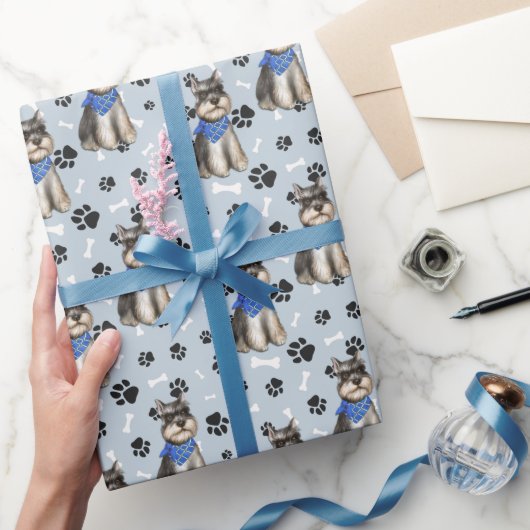 Miniatuur Schnauzer Dog Paw Print Pattern Cadeaupapier (Geschenken)