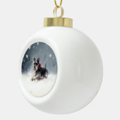 Miniatuur Schnauzer Kerstsneeuw winter Keramische Bal Ornament (Rechts)