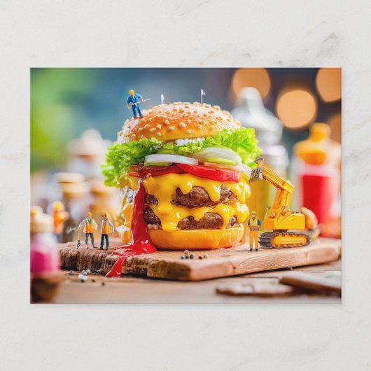 Miniatuurarbeiders bouwen Cheeseburger met graafwe Feestdagenkaart (Voorkant)