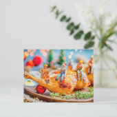 miniatuurwerkers met kerst kip drumstick feestdagenkaart (Staand voorkant)