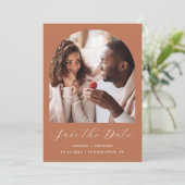 Minimaal 2-foto Boho Arch Terracotta Save The Date (Staand voorkant)