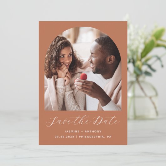 Minimaal 2-foto Boho Arch Terracotta Save The Date (Staand voorkant)