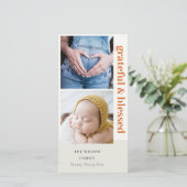 Minimaal 2 foto's van Rust Red Grateful & Blessed Feestdagenkaart (Staand voorkant)