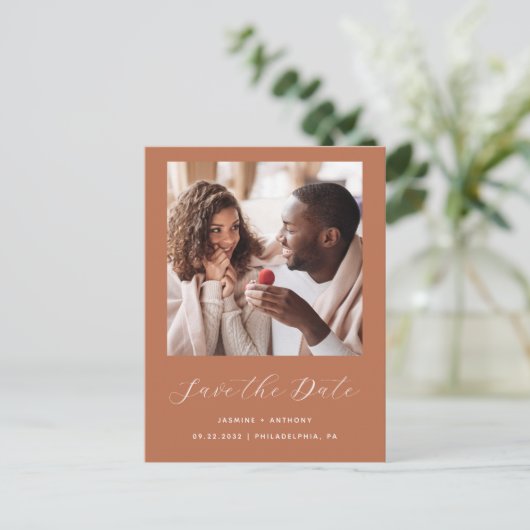 Minimaal 2-Photo Script Terracotta Sla de datum op Aankondigingskaart (Staand voorkant)
