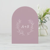 Minimaal blad | Gebogen Monogram Trouwuitnodiging Kaart (Staand voorkant)