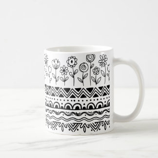 Minimaal Bloemmotief Folk Patroon Mok – Boho Lijn