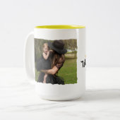 Minimaal cadeau voor aangepaste monogram-fotocolla tweekleurige koffiemok (Voorkant links)