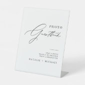 Minimaal Calligrafiet Weddenschap Foto Guestbook Reclamebord Met Voetstuk (Voorkant)