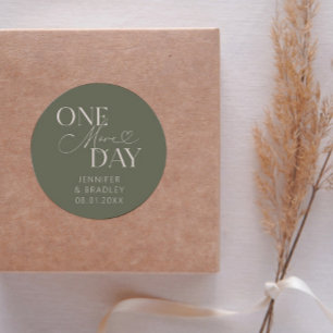 Minimaal één dag meer bruiloft repetitie salie ronde sticker