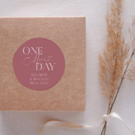 Minimaal Een Meer Dag Huwelijksrepetitie Stoffig R Ronde Sticker