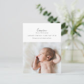 Minimaal Elegaant Script Foto Geboorteaankondiging Briefkaart (Staand voorkant)