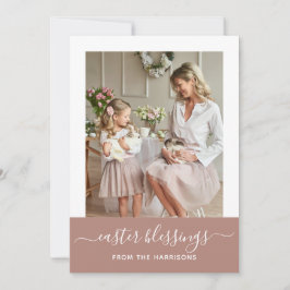 Minimaal Elegant Blush Script Familie Foto Pasen Feestdagenkaart