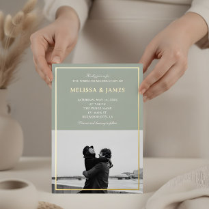 Minimaal Elegant Script Foto Salie Groene Trouwfee Folie Uitnodiging