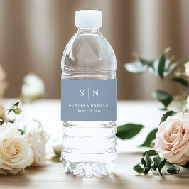 Minimaal en Chic Dusty Blue | Monogram bruiloft Waterfles Etiket