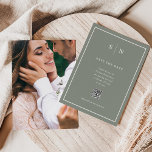 Minimaal en Chic | Foto terug en QR-code bruiloft Save The Date<br><div class="desc">Deze elegante, moderne save the date kaarten zijn voorzien van een eenvoudig salie groen en wit minimalistisch tekstontwerp, met een klassiek lijst aan de grens en een plek om uw QR-code toe te voegen waar uw gasten verdere trouwdetails kunnen vinden. Voeg je initialen of monogram toe om ze helemaal eigen...</div>