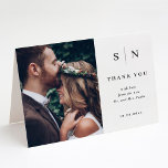 Minimaal en Chic | Foto van Wedding Bedankkaart<br><div class="desc">These elegant,  modern wedding thank you folded cards feature a black and white text design that exudes minimalist style,  with your favorite personal wedding foto. Add your initials or monogram to make them completely your own.</div>