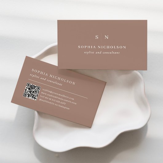 Minimaal en Chic | Taupe Monogram en QR Code Visitekaartje