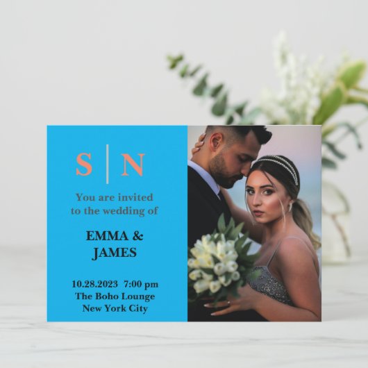 Minimaal en ChicDusty Blue Two Photo Wedding Tha Bedankkaart (Staand voorkant)