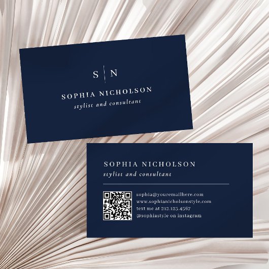 Minimaal en chique | Navy Blue Monogram en QR-code Visitekaartje
