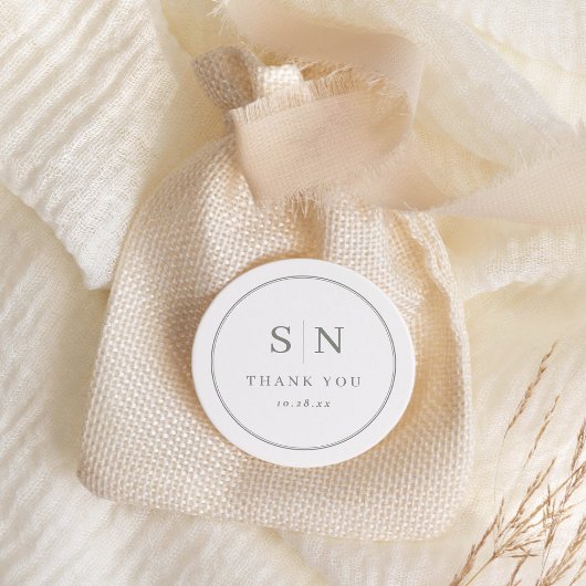 Minimaal en chique | Wit met Sage Bruiloft Initiaa Ronde Sticker