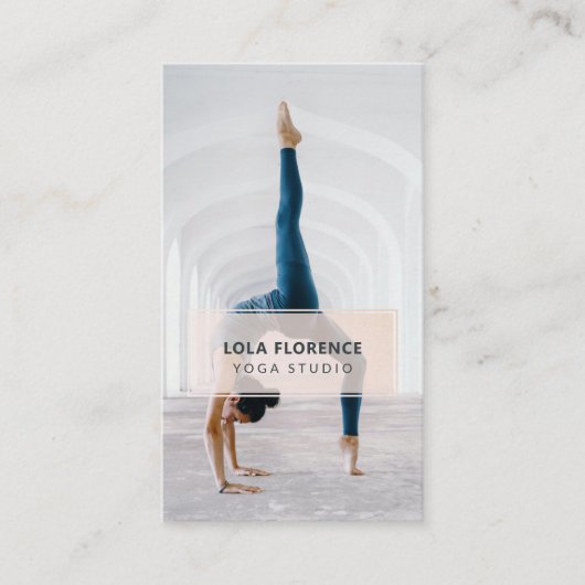 Minimaal en professioneel door Yoga Studio Fitness Visitekaartje (Voorkant)