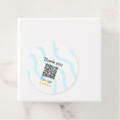 Minimaal enkelvoudig q r code add logo san code na bedankjes labels (In situ)