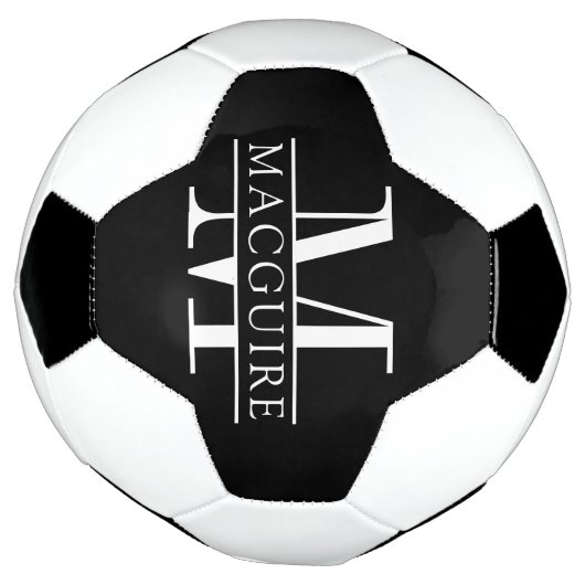 Minimaal gebold monogram | Naam Zwart Voetbal (Gedraaid)