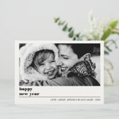 Minimaal grafisch | Zwarte Happy Nieuwjaar foto Kaart (Staand voorkant)