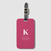 Minimaal heet roze modern typografisch monogram bagagelabel (Voorkant (verticaal))