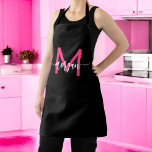 Minimaal Hot Pink Black Modern Typografisch Monogr Schort<br><div class="desc">Verhoog uw keukenstijl met ons Minimal Hot Pink Modern Typografisch Monogram Schort! Met een strak, minimalistisch ontwerp in vet, heet roze, is dit schort gepersonaliseerd met uw monogram in een modern typografisch lettertype. Perfect voor koken, bakken of grillen, het combineert mode en functie met verstelbare riemen en duurzame stof. Of...</div>