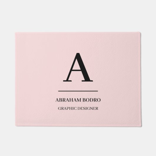 Minimaal Hot Pink Modern Typografisch Monogram Deurmat (Voorkant)