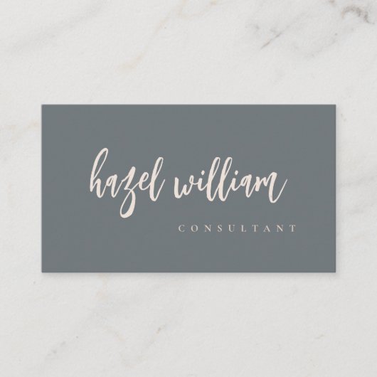 Minimaal modern, eenvoudig Blush Blue Grey Script Visitekaartje (Voorkant)