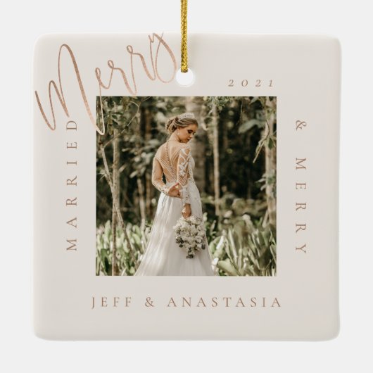 Minimaal modern gehuwd en liefdadig Gold Script 2- Keramisch Ornament (Achterkant)