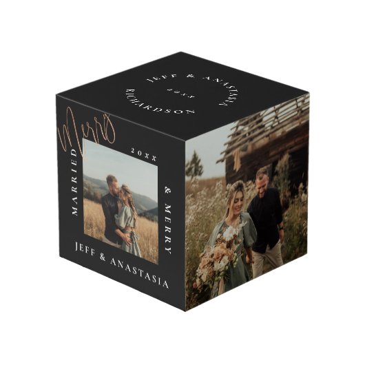 Minimaal Modern Getrouwd & Blij Gouden Script Kubus (Voorkant hoekig)