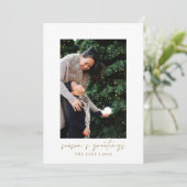 Minimaal Modern Handgeschreven Script Foto Kerstmi Feestdagenkaart (Staand voorkant)