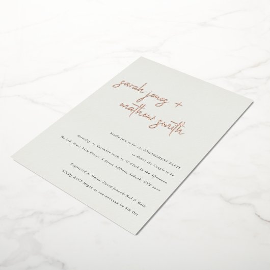 Minimaal modern zwart-witscript Verloving Folie Uitnodiging (Gedraaid)