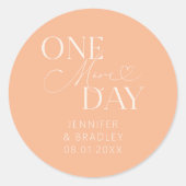 Minimaal nog een dag bruiloft repetitie perzik ronde sticker (Voorkant)