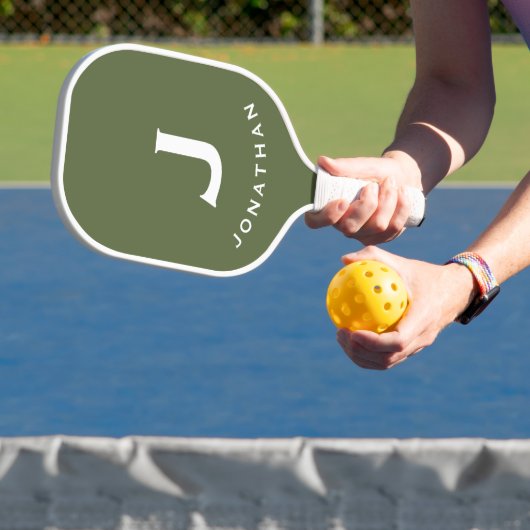 Minimaal olive Green Classic Monogram Pickleball Paddle (Insitu)
